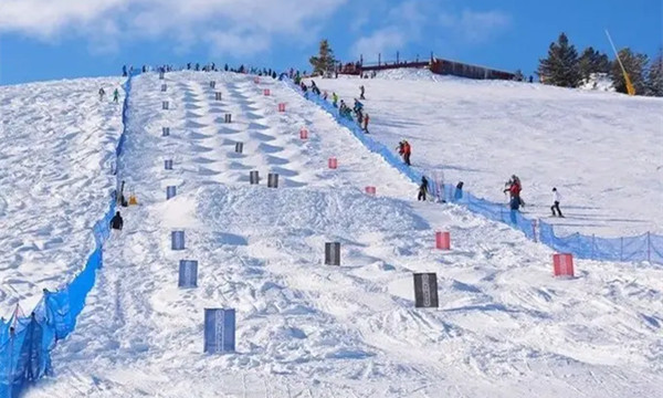 户外滑雪场是怎么做成的？